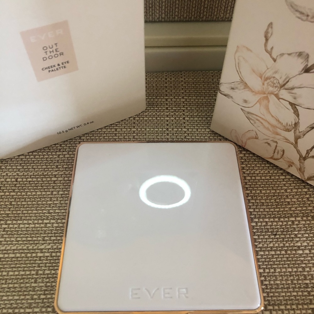 Bold & Beautiful Make-up palette;EVER Skincare